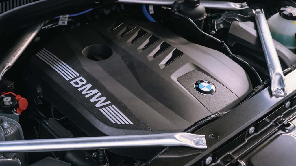 نقد و بررسی پکیج آفرود BMW X5 مدل 2025