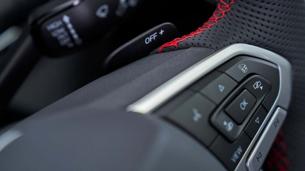 بررسی فولکس‌واگن گلف GTI مدل ۲۰۲۵