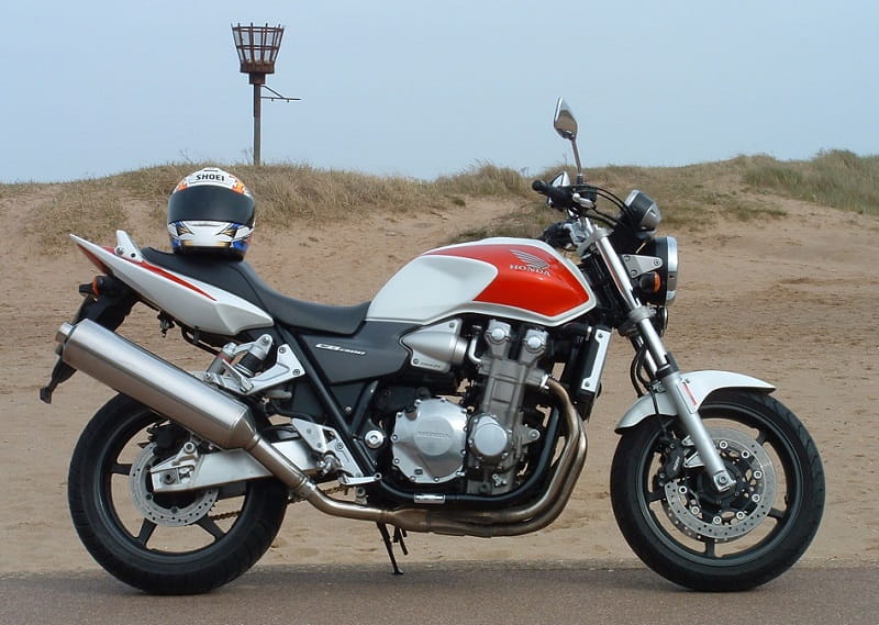 موتور سی بی ۱۳۰۰