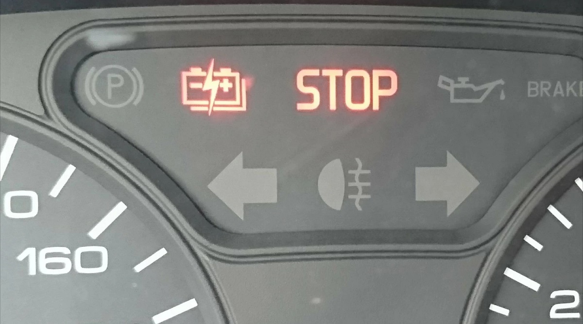 چراغ دینام در حالت ایستاده