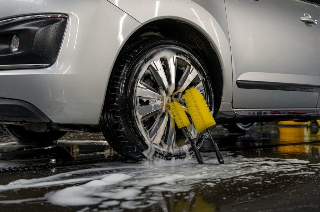 چگونه رینگ ماشین را براق کنیم؟