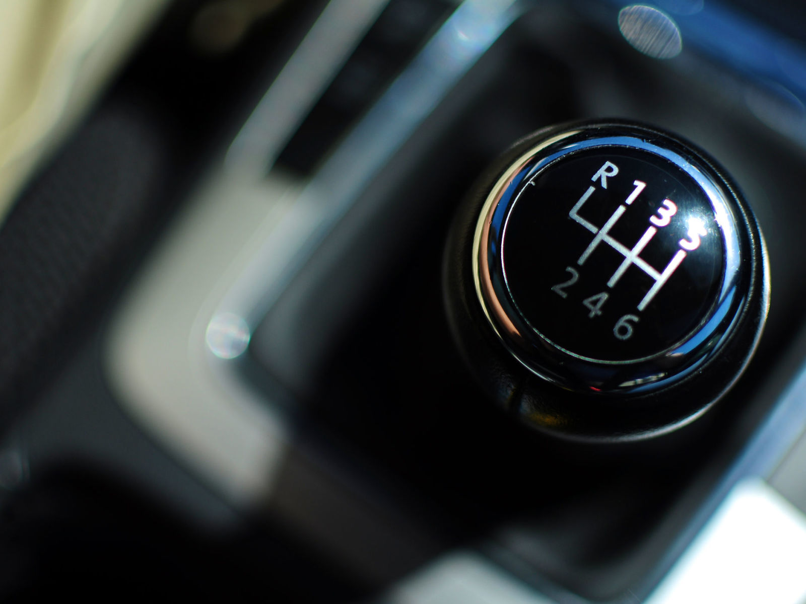 علت لرزش و صدای دسته دنده