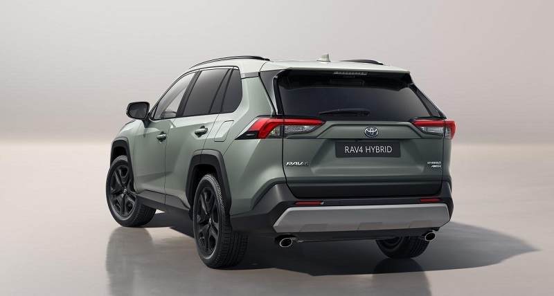 نمای عقب تویوتا راو4، قیمت و مشخصات Toyota RAV4