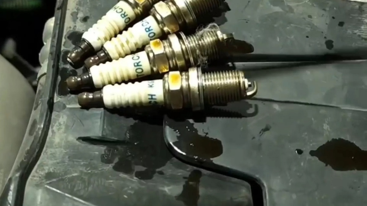 علت خیس شدن سرشمع موتور سیکلت