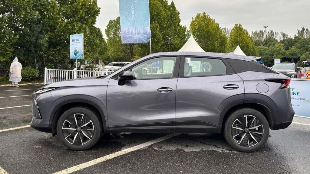 رونمایی از فونیکس FX جدید، اومودا 5