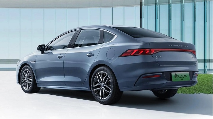 نمای عقب BYD Qin Plus و مشخصات
