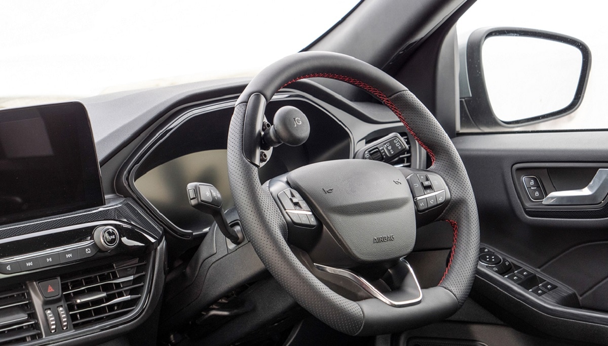 طراحی فرمان خودرو