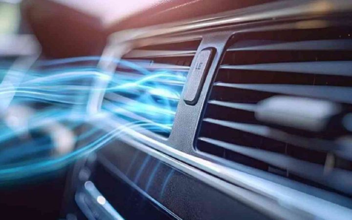 چرا کولر ماشین بو می دهد و چگونه آن را از بین ببریم؟