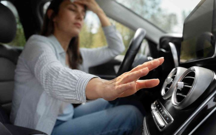 چرا کولر ماشین قطع و وصل می‌شود ؟ ۱۶ علت مهم + راه تشخیص
