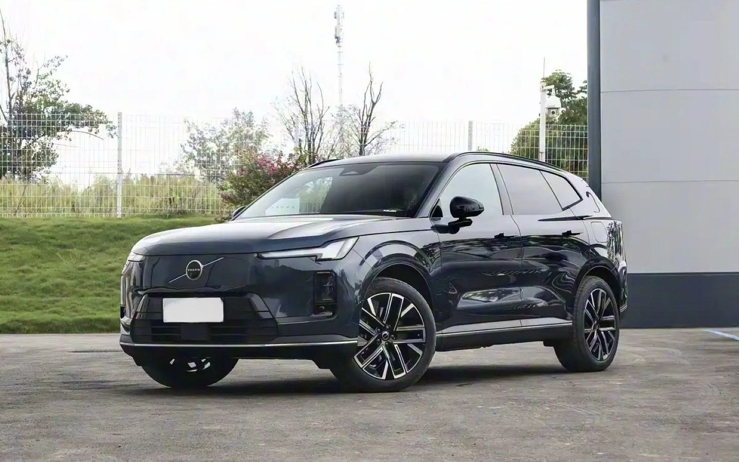 شرایط فروش ولوو XC70 با قیمت جدید اعلام شد | تیر ۱۴۰۵