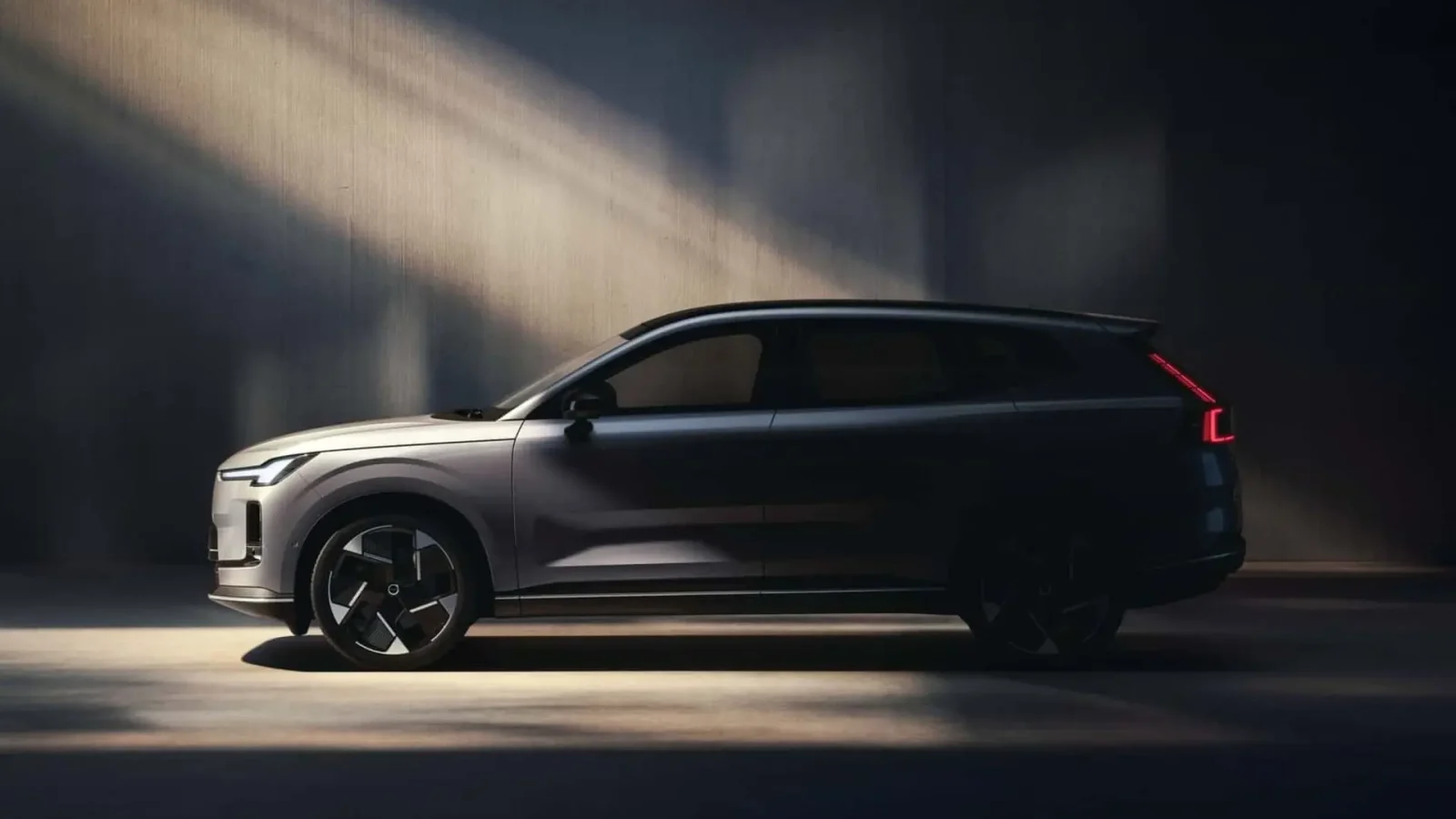 شرایط فروش ولوو XC70 پلاگین هیبرید ۲۰۲۶ اعلام شد